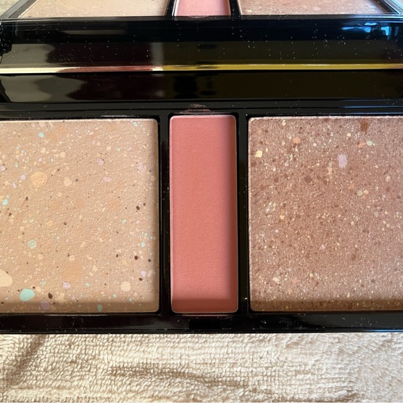 *NEW!* Ready to Wear New York Ultimate Couture Compact & Deluxe Face Brush - Picture 4 of 6